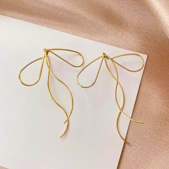 “Paris” Minimalist Thin Bow Dainty Knot Cute Birthday/Gift/Babyshower Earrings - Picture 3 of 9
